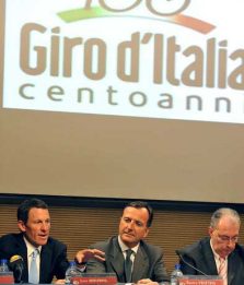Armstrong in Giro per Roma con il ministro Frattini