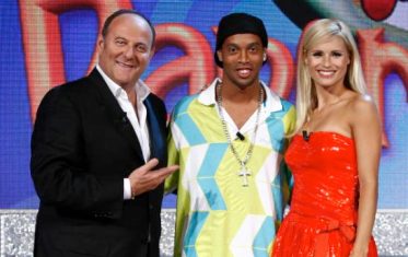 La simpatia di Ronaldinho di scena a "Paperissima"