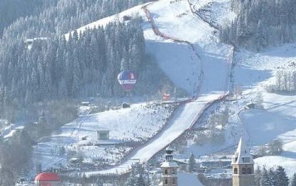 Kitzbuehel, lo slalom torna un incubo verticale