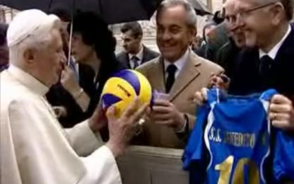 Volley, il Papa sotto rete: "Sarà un Mondiale bellissimo"