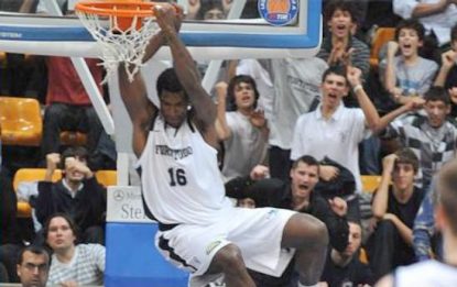 Basket, la Gmac vince la partita infinita con Montegranaro