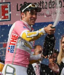 Giro d'Italia, Cavendish è la prima maglia rosa
