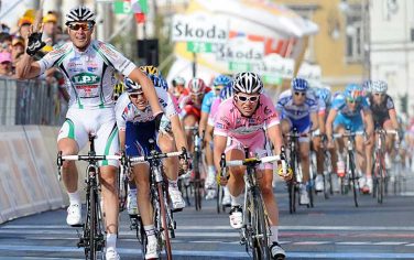 petacchi_cavendish_sprint_trieste