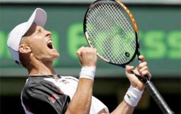 Abu Dhabi, avanzano Davydenko e Murray