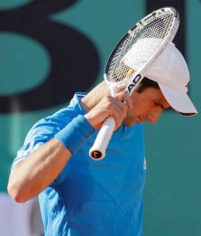 Il Roland Garros perde Djokovic, ma non Federer