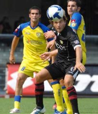 Il Napoli saluta Domizzi, ma arriva Aronica