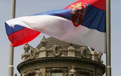 Follia hooligans, in Croazia bruciata una bandiera serba