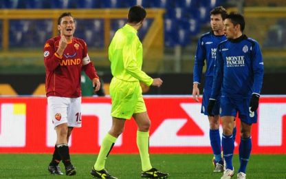 "Ci hanno rubato due scudetti". Deferiti Totti e la Roma