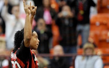 Ronaldinho avverte il Milan: "Mi vuole il Manchester City"