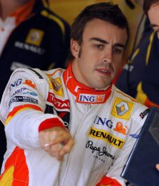 Alonso sulla Ferrari: "Ma quali contatti, solo rumors"