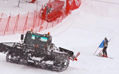 Neve in Val d'Isere, prova annullata. Domani gigante donne