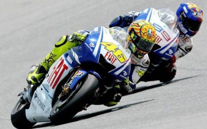 MotoGp, Lorenzo & Rossi: il duello è su Twitter e Facebook