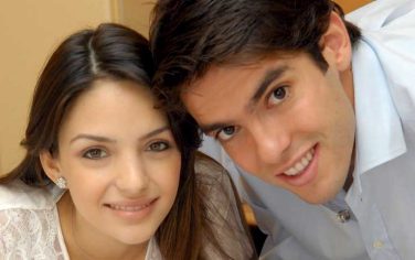 Kakà...nta che ti passa: duetta con la moglie Caroline