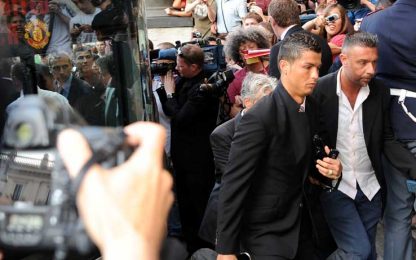 Champions, Manchester a Roma. Bagno di folla per Ronaldo&Co.
