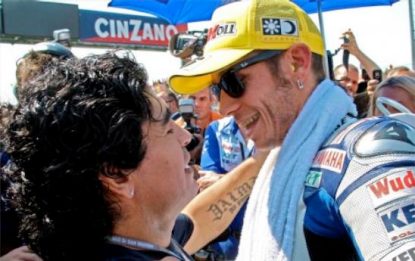 Rossi: "Dovrei essere io a baciare Maradona"