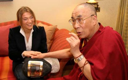 Un'altra vittoria, la Granbassi dona la maschera al Dalai