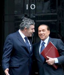 Berlusconi: "Sono il presidente campione del Mondo"