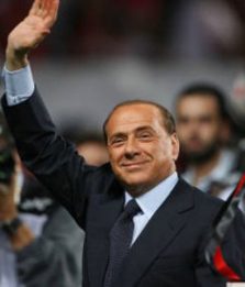 Berlusconi-Milan, maglia speciale per le nozze d'argento