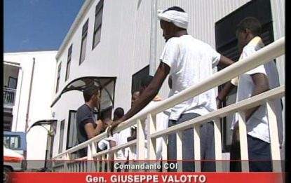 Lampedusa, torna la calma: immigrati rientrano nel Cpa