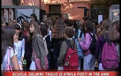 Scuola, il ministro Gelmini annuncia tagli per 87mila unità