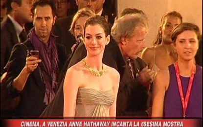 Venezia, Anne Hathaway incanta la 65esima mostra del cinema