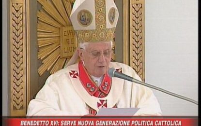 Papa: "In Italia c'è bisogno di politici cattolici"