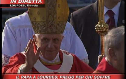 Lourdes, Papa: "Prego per chi soffre e per l'Italia"