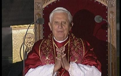 Il Papa prega a Lourdes