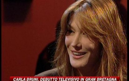 Carla Bruni canta per la tv britannica