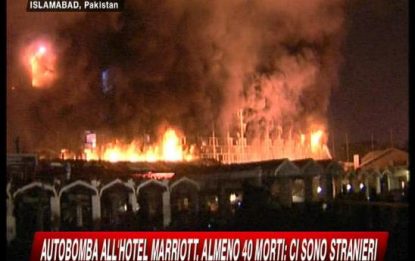 Autobomba ad Islamabad, almeno 40 morti