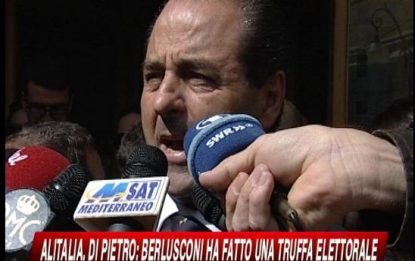 Alitalia, Di Pietro: "La truffa elettorale di Berlusconi"