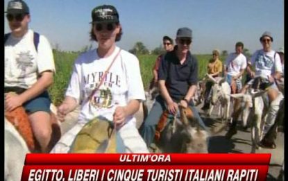 Egitto, sani e salvi i 5 turisti italiani rapiti