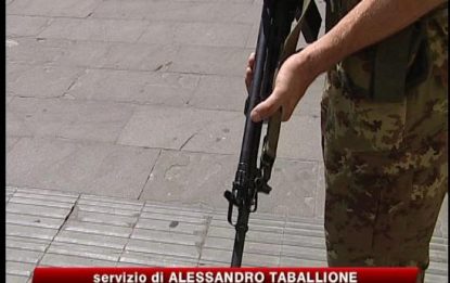Camorra, Maroni annuncia l'impiego dell'esercito