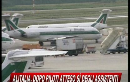 Alitalia, dopo l'accordo restano le polemiche