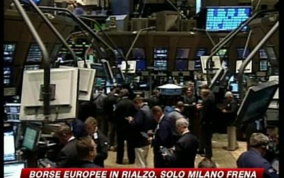 Wall Street recupera, a Milano titolo Unicredit in picchiata
