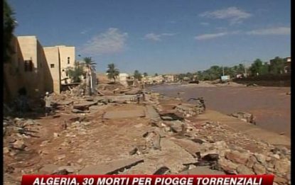 Algeria, almeno 30 morti per le piogge torrenziali