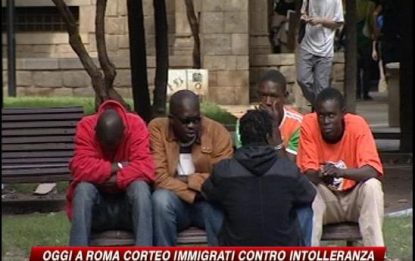 Roma, corteo di immigrati contro l'intolleranza