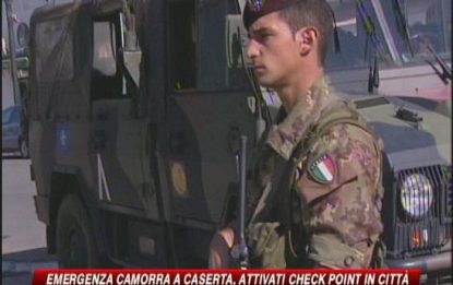 Checkpoint dei parà anticamorra a Caserta, primi arresti