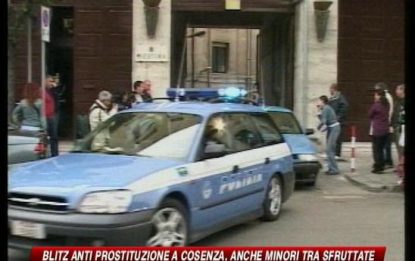 Blitz antiprostituzione a Cosenza, sfruttavano donne incinte