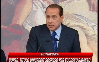 Berlusconi agli italiani: "Non vendete le azioni"