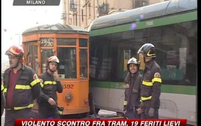 Scontro tra tram a Milano: 19 feriti lievi