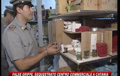 False griffe, sequestrato centro commerciale a Catania