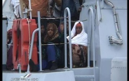Lampedusa, sbarcati sull'isola 240 clandestini