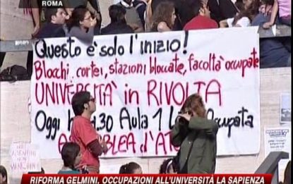 Riforma Gelmini, gli studenti non fermano le proteste