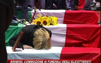Brindisi, commozione ai funerali dei militari morti giovedì