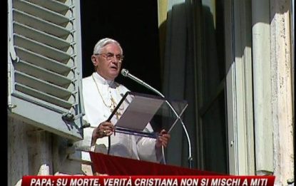 Allarme del Papa: "Morte e aldilà oscurate da superstizioni"