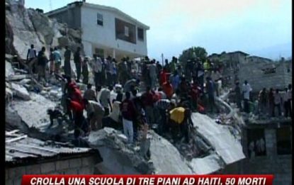 Haiti, crolla una scuola di tre piani: 50 morti