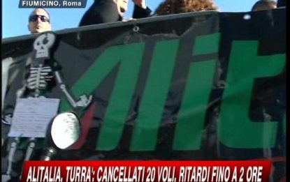Alitalia, proteste per il blocco. Diviso il fronte del no