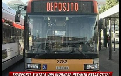 Italiani ostaggio dello sciopero dei trasporti
