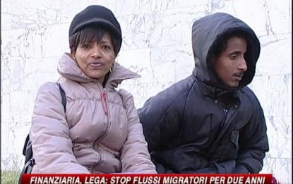 Immigrati, la Lega: "Stop ai flussi per due anni"